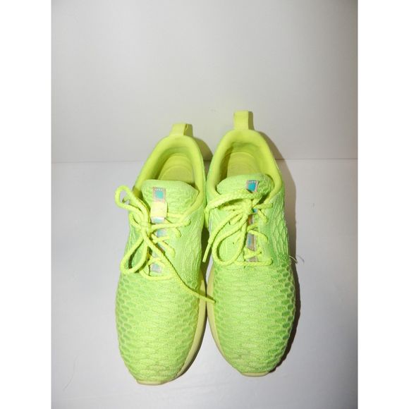 Size 7.5 Women's Nike Roshe NM Flyknit in Volt Green - Picture 8 of 10